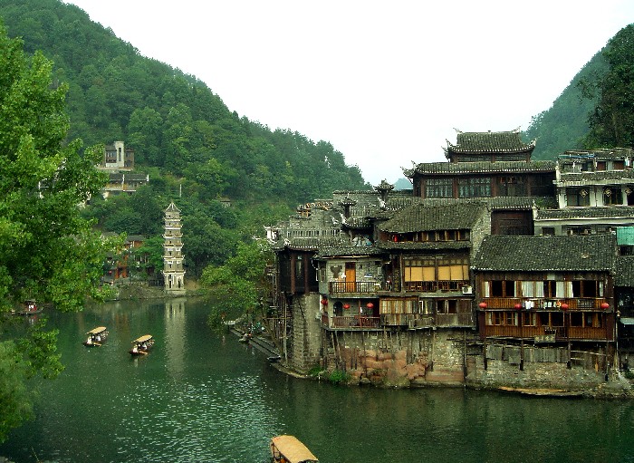 A：重慶、美食、美景、美女半自由行雙飛五日游sd